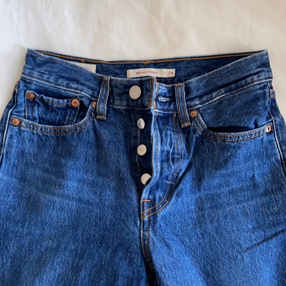 Levi’s wedgie straight jeans size 24 length 28”